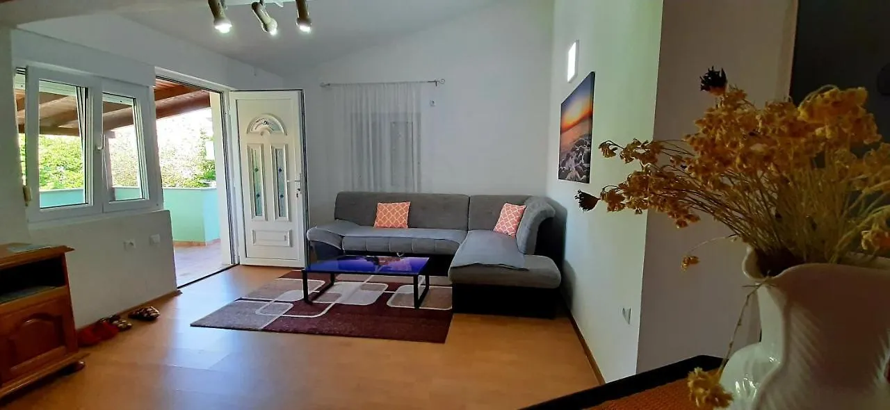 Ema & Sea Apartment'S With Free Private Parking Pula 0*,