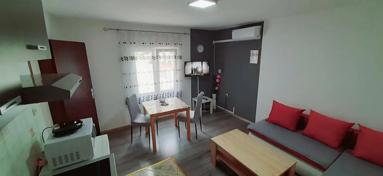 Ema & Sea Apartment'S With Free Private Parking Pula