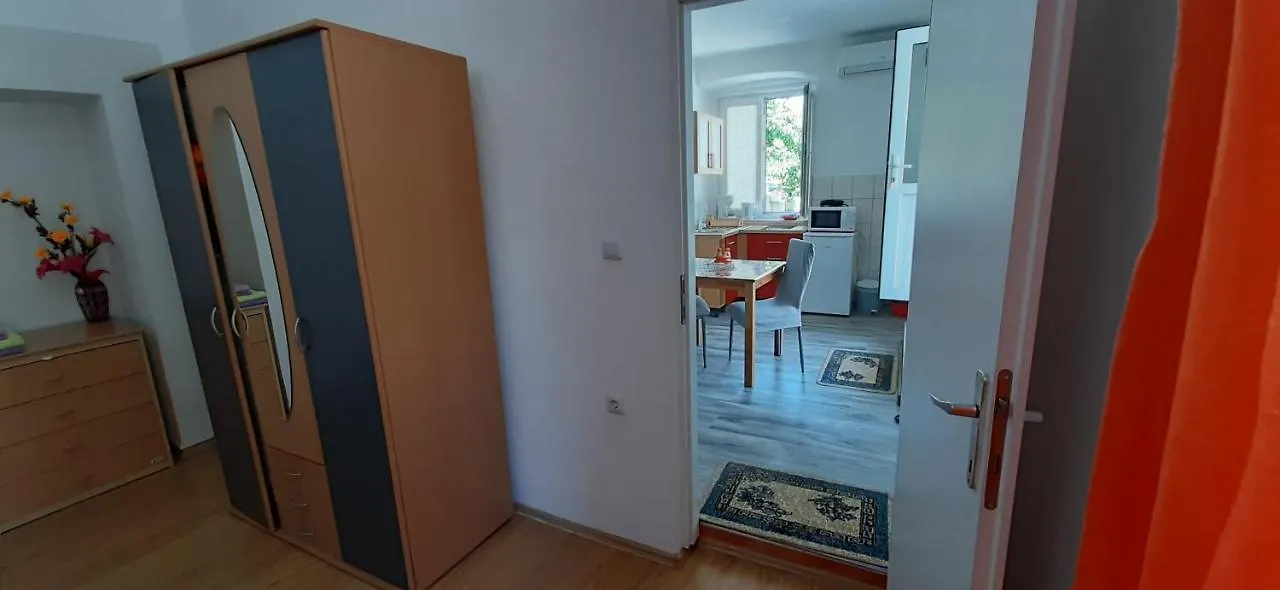 Apartment Ema & Sea Apartment'S With Free Private Parking Pula