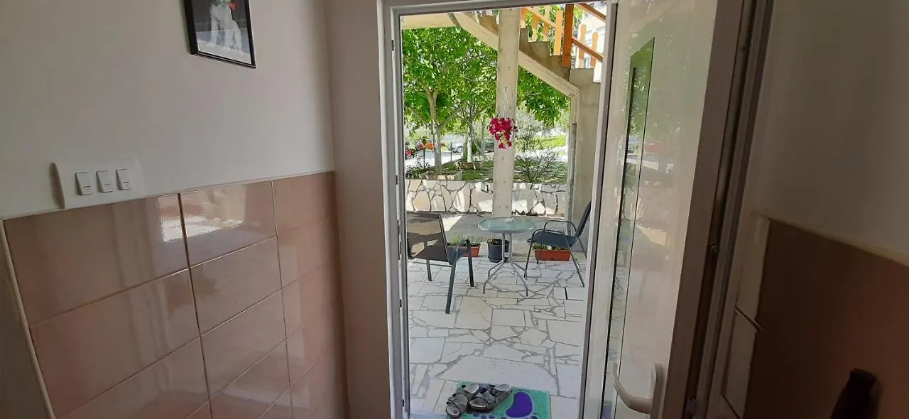 Apartment Ema & Sea Apartment'S With Free Private Parking Pula