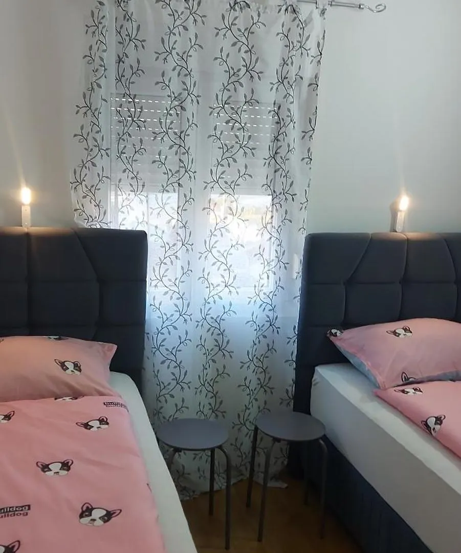 Ema & Sea Apartment'S With Free Private Parking Pula Croatia