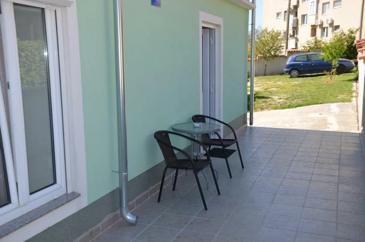 Apartamento Ema & Sea Apartment'S With Free Private Parking Pula