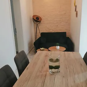 studio-marita.hotels-in-trogir.com/