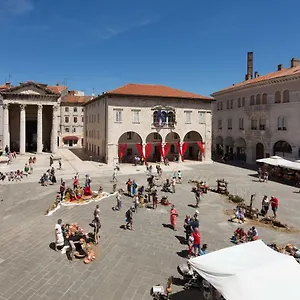 Apartment Augustus Forum View, Pula