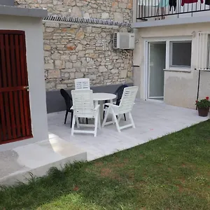Apartman Nika, Pula